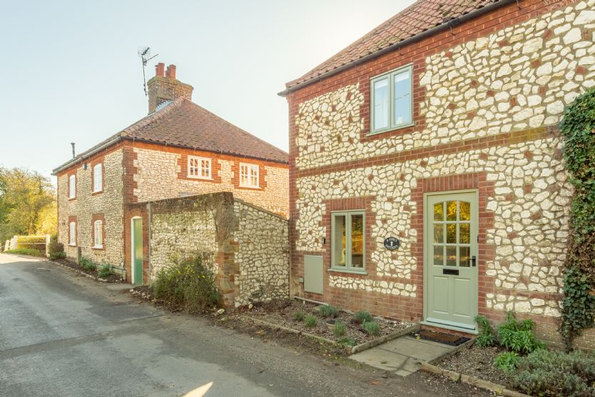 Ayres Cottage is located in Burnham Thorpe