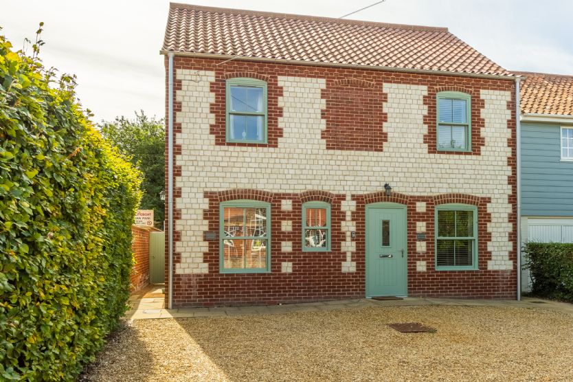 Driftwood Cottage is located in Brancaster