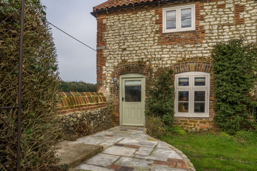 Orchard Cottage is located in Ringstead